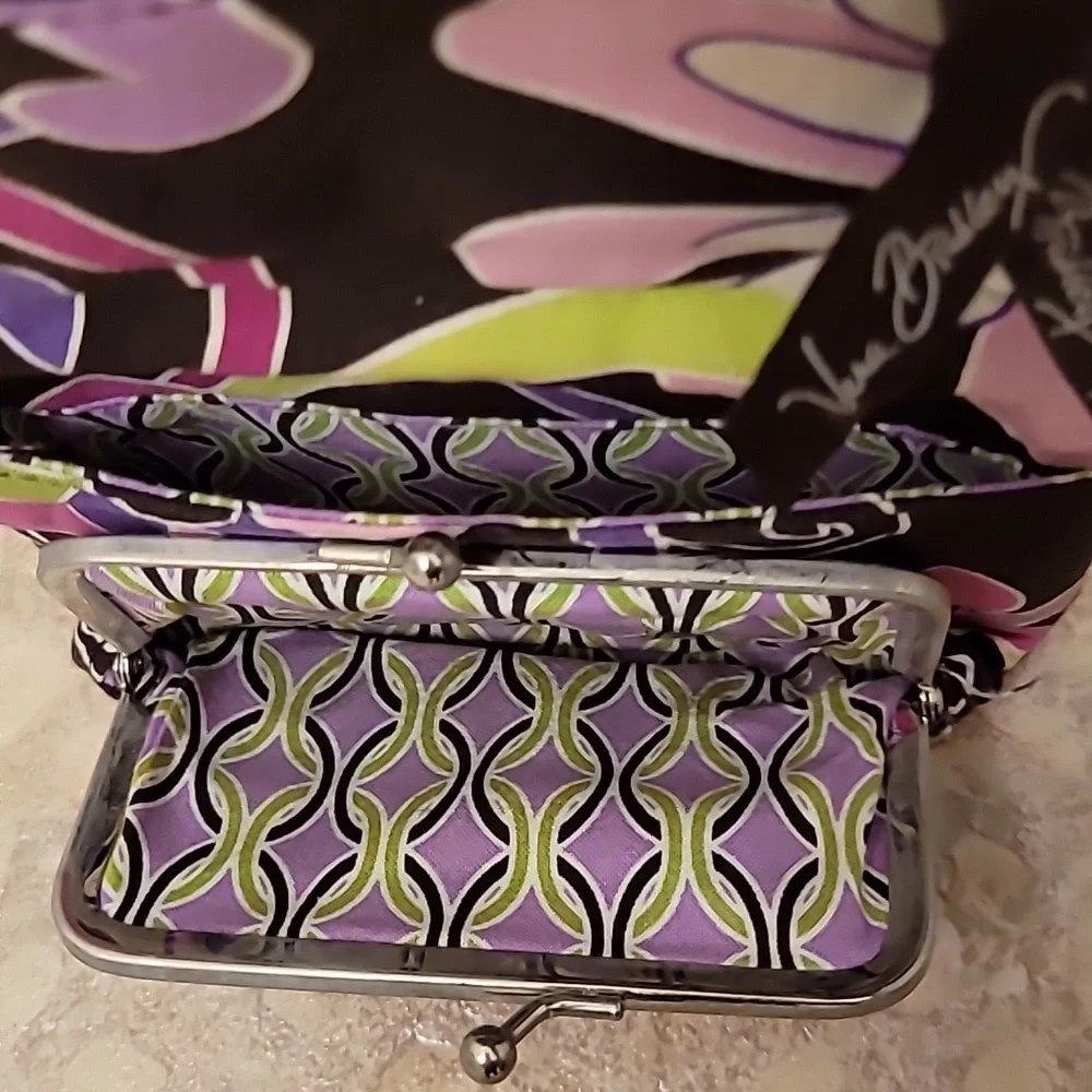 PURPLE PUNCH Vera Bradley Compact TAXI Wallet Clutch Bi-Fold ID Key Chain Coin - Picture 7 of 9